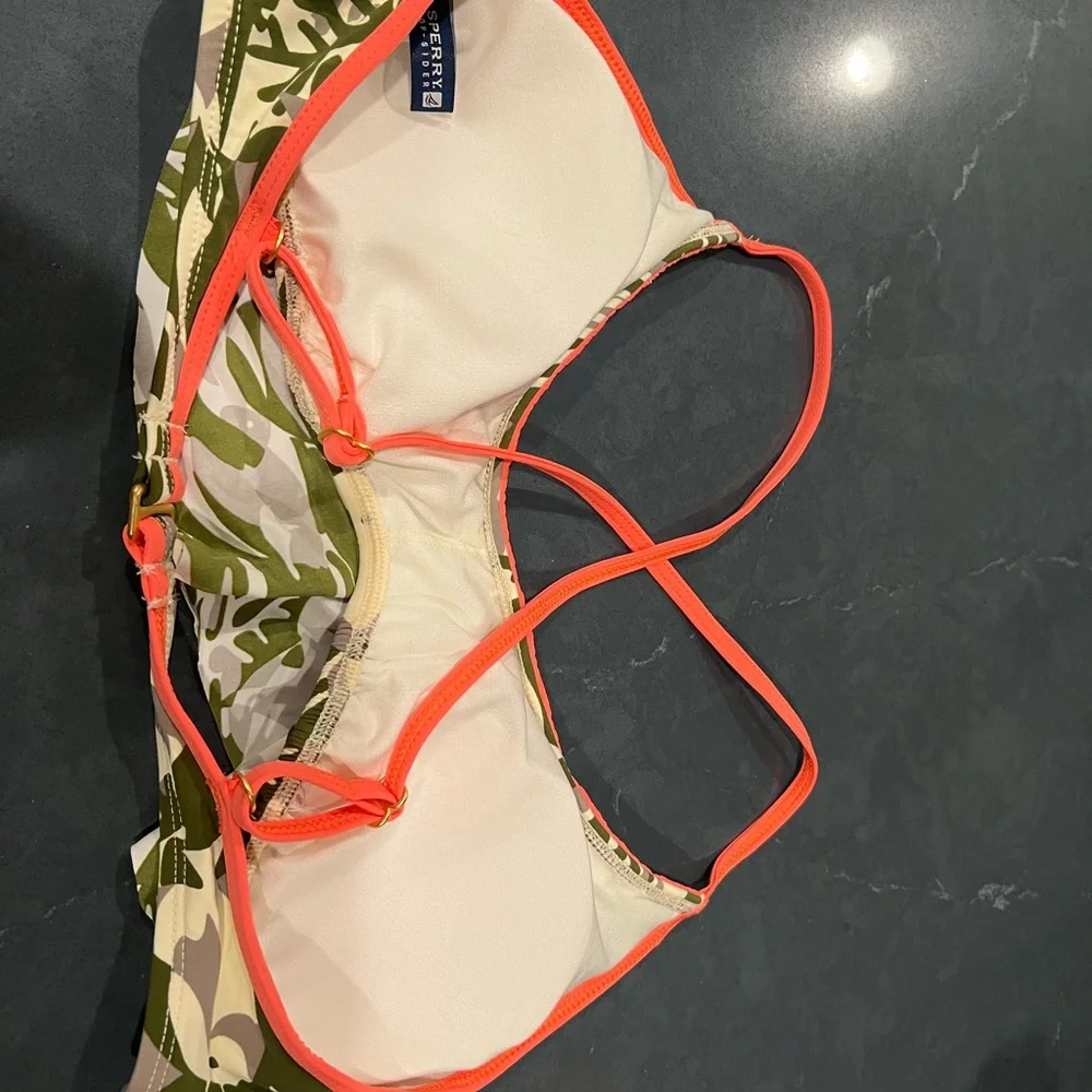 NWOT! Sperry Ruffle Bikini Top - Picture 3 of 10